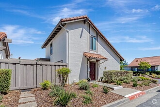Building Photo - 8130 Park Villa Cir
