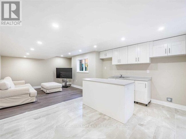 Photo du bâtiment - 661 McGregor Farm Trail