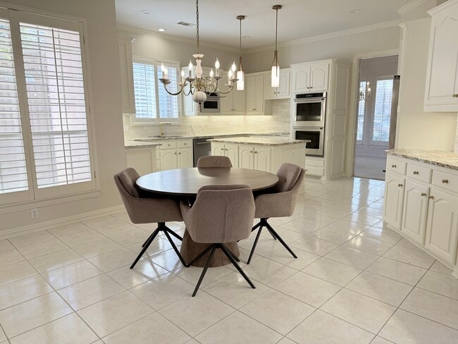 Building Photo - 1410 Biltmore Ct