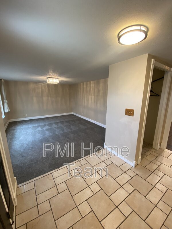 Building Photo - 785 N 200 E