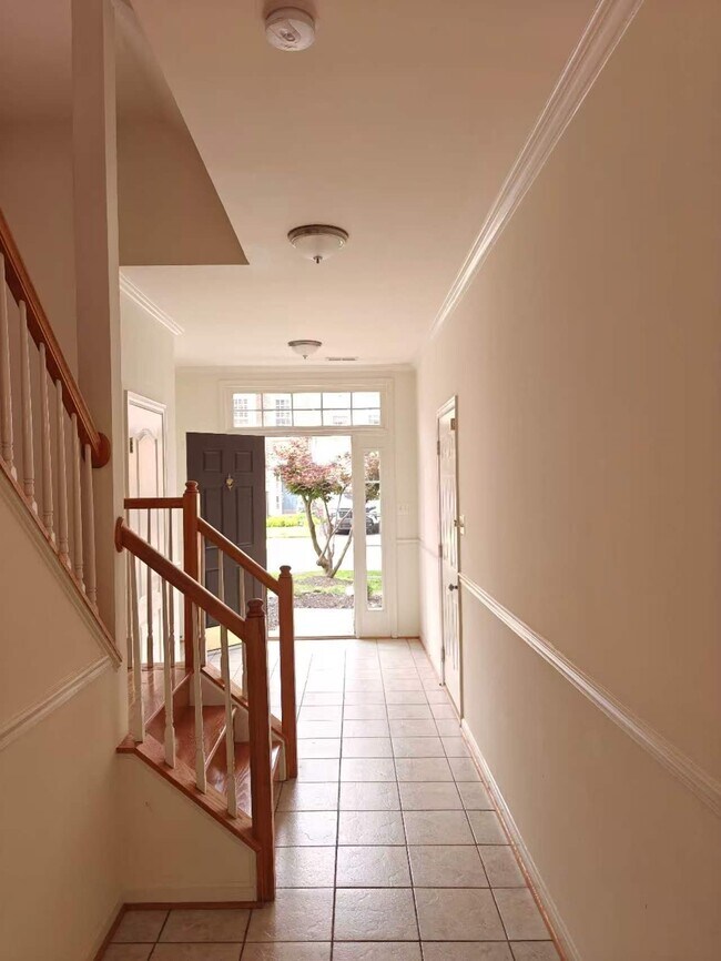 Foto del edificio - 13030 Park Crescent Cir