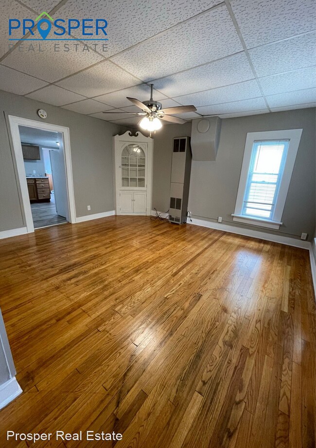 Building Photo - 4 br, 1 bath House - 828 Water Street