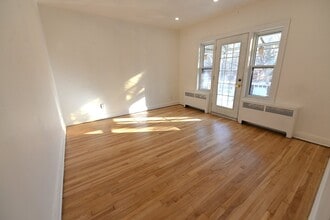Building Photo - 973 Rue Tait