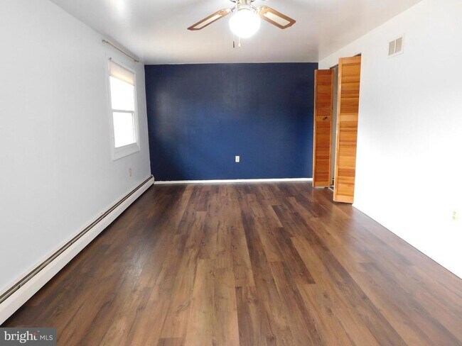 Building Photo - 13000 Kerrman Ct