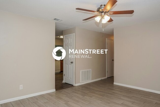 Building Photo - 3 Bedroom Pet-Friendly Home in Melbourne, FL with Main Street Renewal