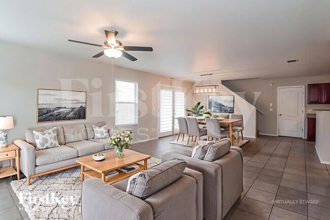 Building Photo - 2758 N Saramano Ln
