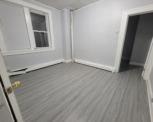 Foto del edificio - 545 E 38th St
