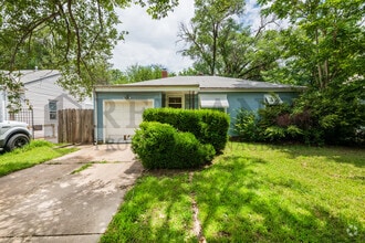 Building Photo - 636 S Clifton Ave