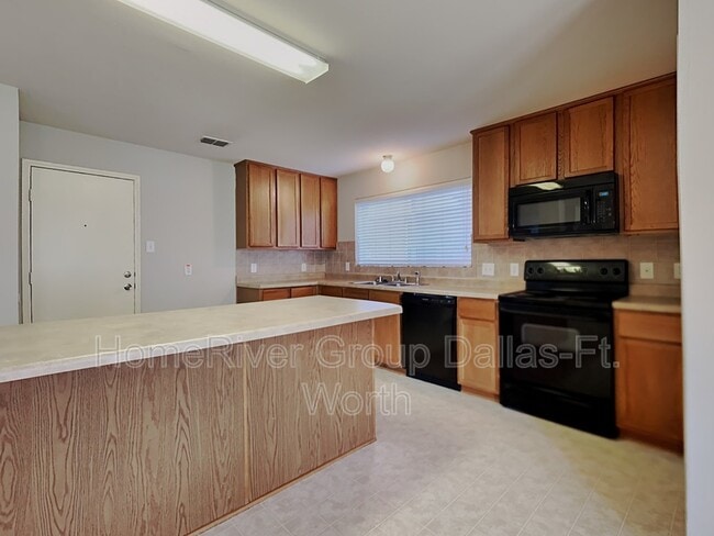 Building Photo - 5900 Calloway Dr