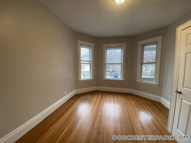 Building Photo - 39 Harwood St