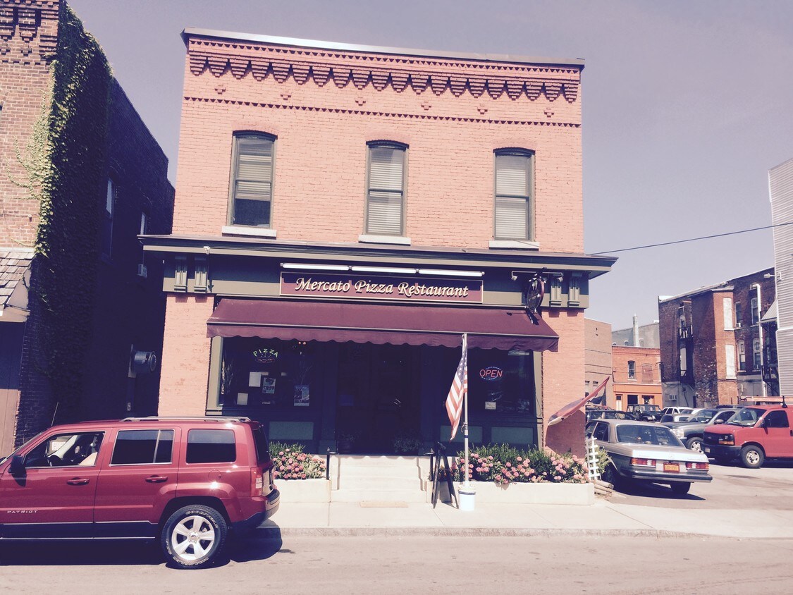 Primary Photo - 38 W Main St