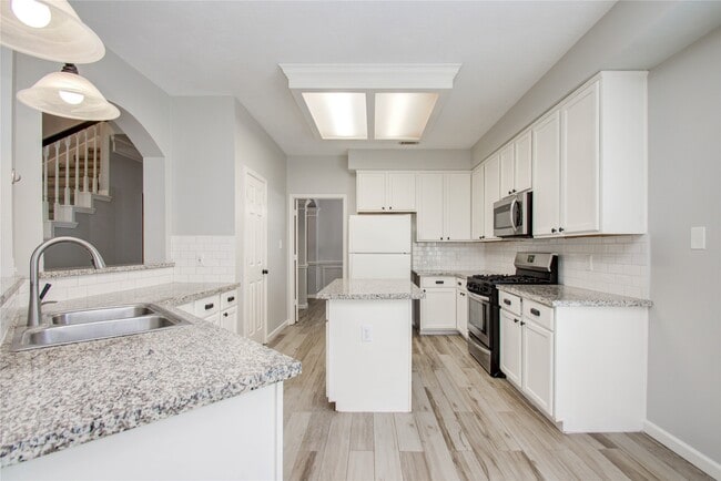 Building Photo - 24302 Schivener House Ln