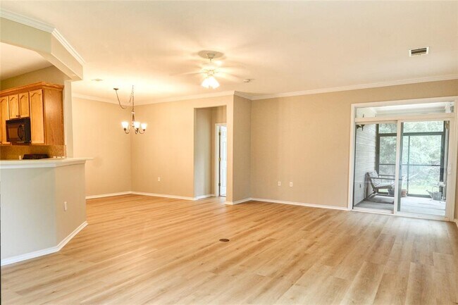 Foto del edificio - 115 Dickens Cir