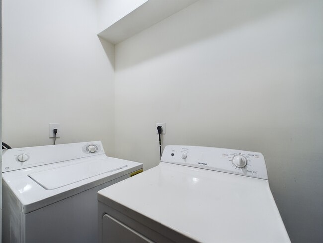 Washer & Dryer included - Botanica Cottages
