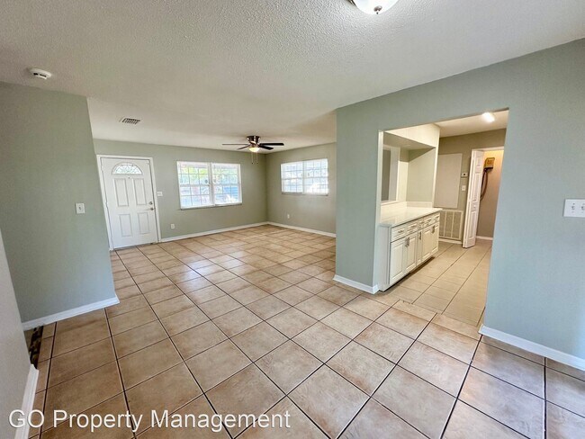 Building Photo - 3 br, 2 bath House - 4227 Solomon Dr