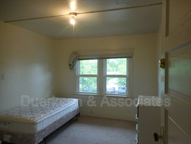 Foto del edificio - 242 NW 15th St