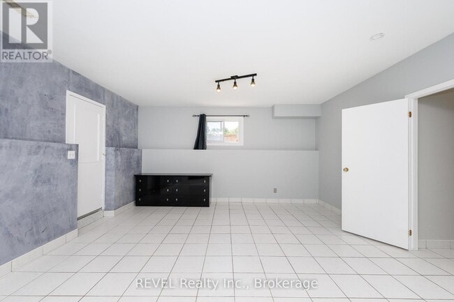 Building Photo - 7470 Alex Ave