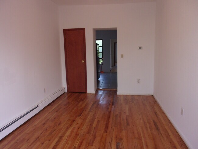 Building Photo - 732 Belmont Ave