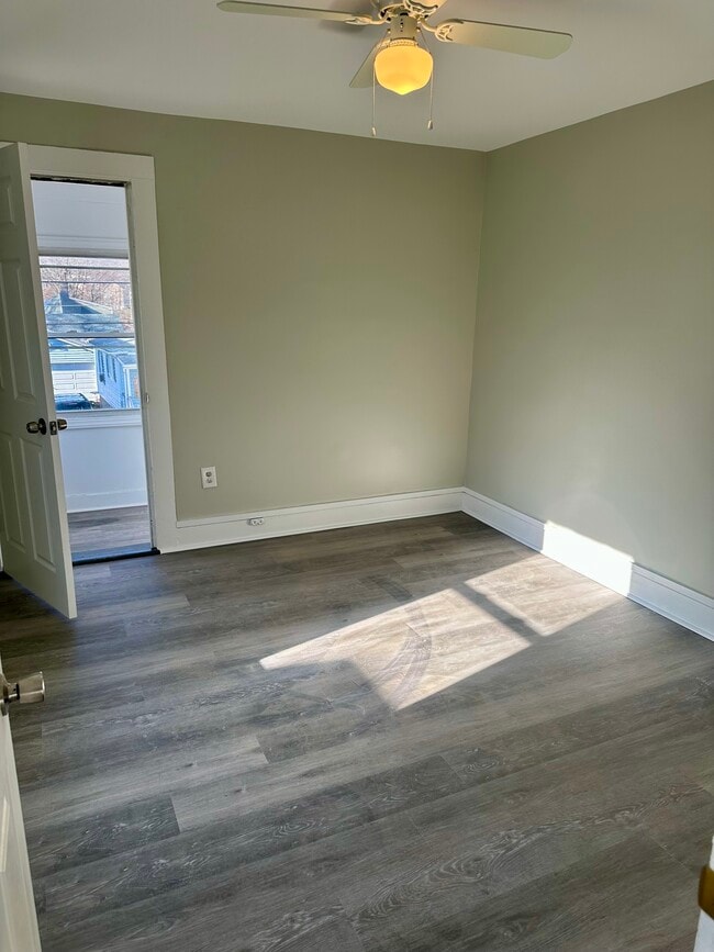 Building Photo - 39 N Spring St