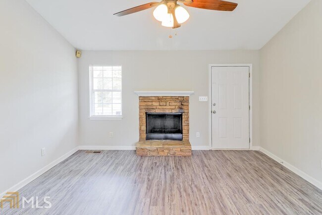 Building Photo - 86 Southwind Dr
