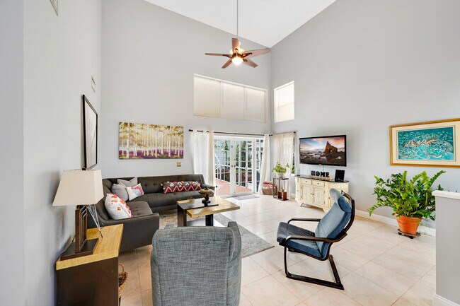 Building Photo - 14150 Oak Ridge Dr