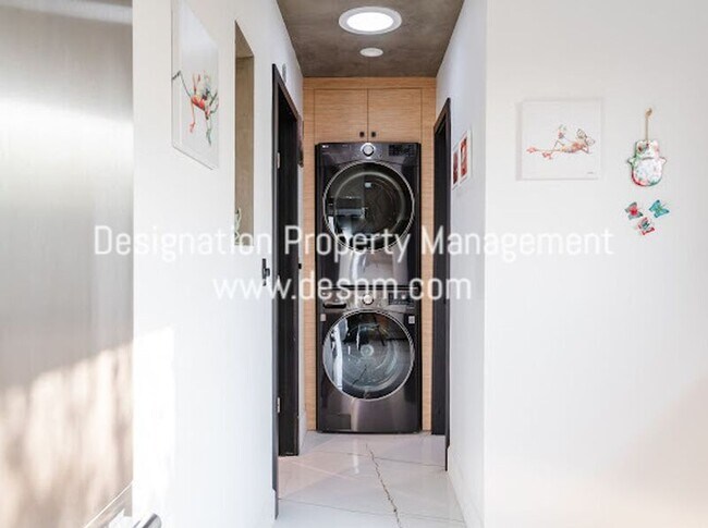 Foto del edificio - 6021 Eucalyptus Ln