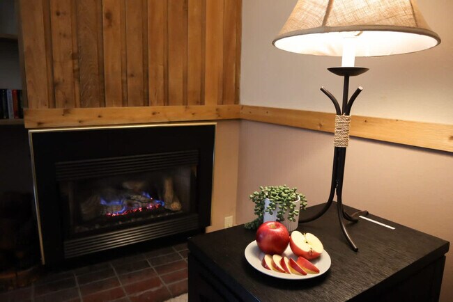 Foto del edificio - 455 Village Rd