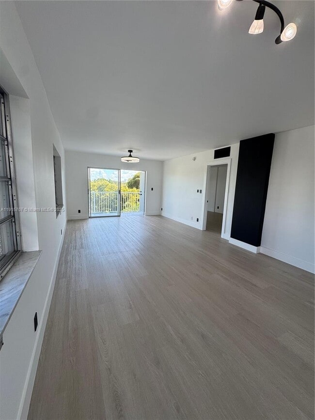 Building Photo - 1701 Washington St