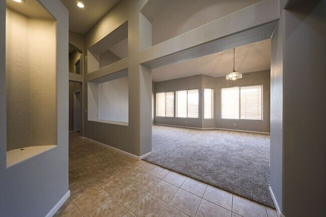 Foto del edificio - Now Available in Chandler! Spacious 4 Bedroom Home in Carino Estates!