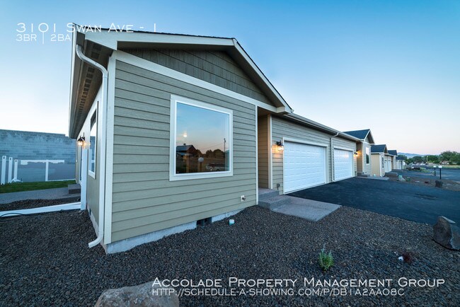 Foto del edificio - Brand New Duplex in Gated Community!