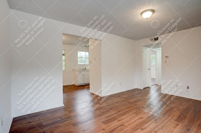 Building Photo - 748 Old Martindale Rd