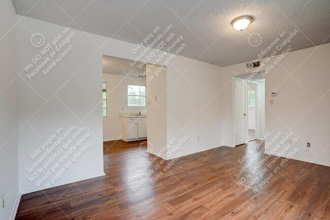 Foto del edificio - 748 Old Martindale Rd