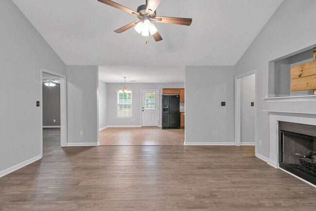 Building Photo - 104 Elbert Way