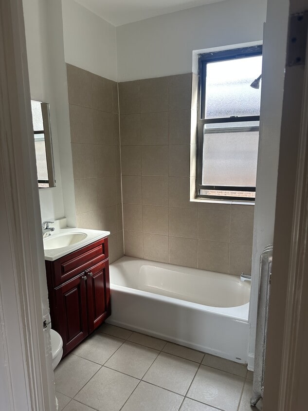 Building Photo - 6861 S Crandon Ave