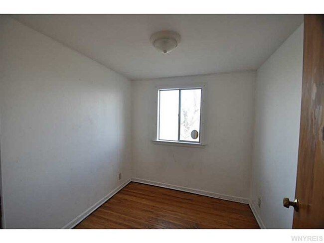 Foto del edificio - 512 Cayuga Rd