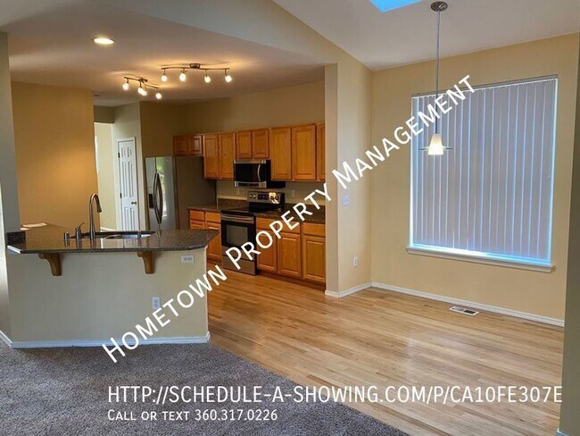 Building Photo - 3 bedroom 2.5 bath SFH available in DuPont