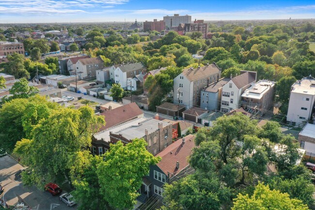 Foto del edificio - 1814 S Fairfield Ave