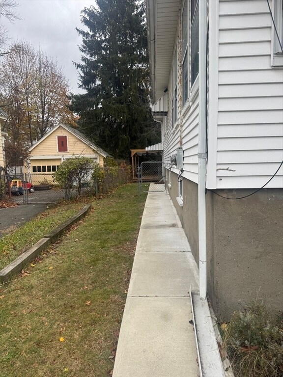 Foto del edificio - 29 Brewster Rd