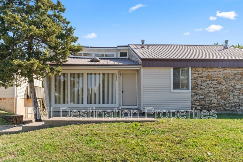 Foto principal - 1825 N 76th St