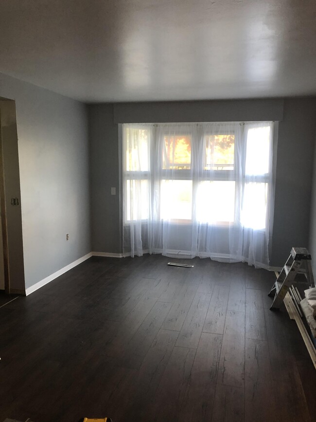 Living Room - 214 Charles St