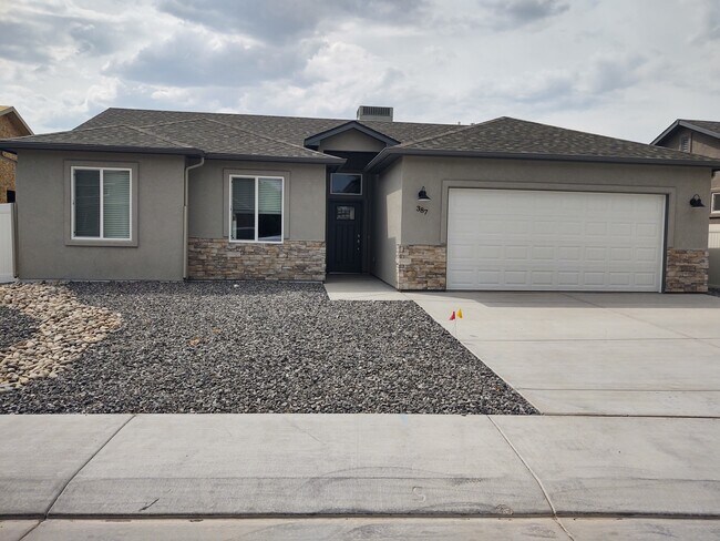 Front - 387 Sage Way