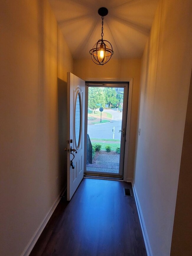 Building Photo - 3-Bed/2-Bath in Franklin- Fieldstone Farms