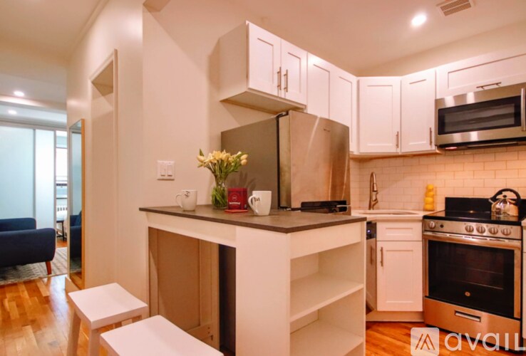 Foto principal - 11 Waverly Pl