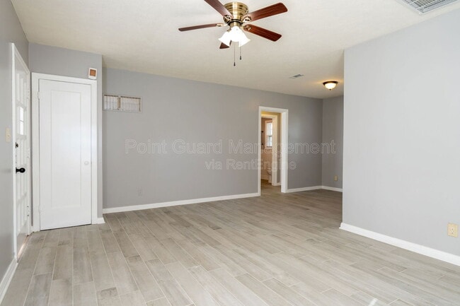 Foto del edificio - 4722 E Elm St