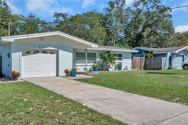 Building Photo - 2151 Poinciana Dr