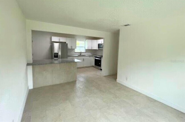 Building Photo - 5627 W Minosa Cir