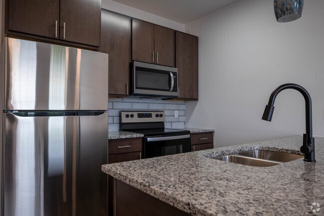 Building Photo - The Pearl Apartments