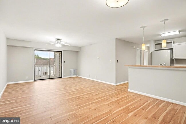 Building Photo - 102 Chesterfield Ln