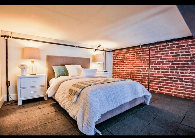 Upstairs loft bedroom - 83 McAllister St