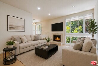 Building Photo - 17241 Palisades Cir